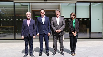 Representantes de Aigües de Barcelona visitan la Fundación Pasqual Maragall